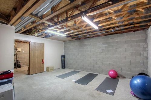 2126 Palmer St, Milwaukee WI 53212-3243 exterior