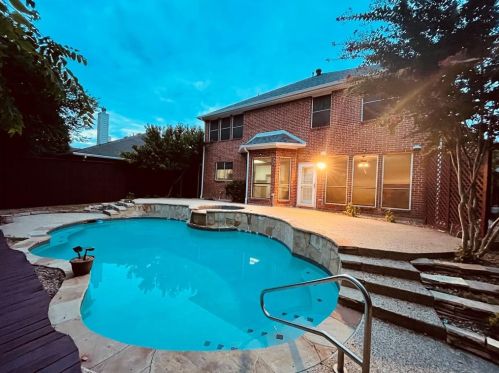 1005 Tanglewood Ln, Lewisville TX  75028-8234 exterior