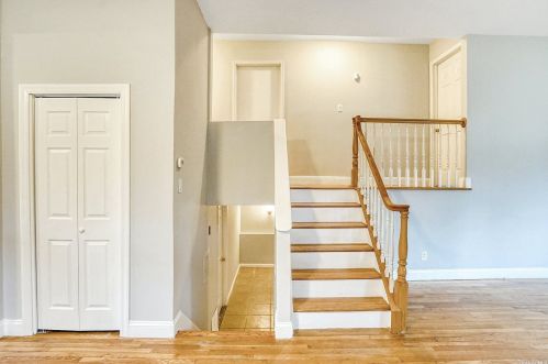 48 Thorney Ave, Huntington Station NY  11746-3253 exterior