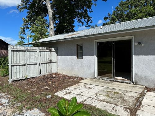 4315 Douglas Ln, Lehigh Acres FL 33973-2071 exterior