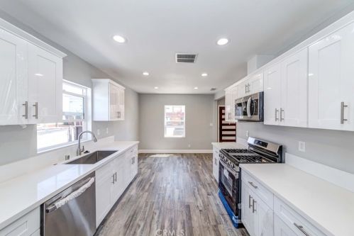 4567 120th St, Hawthorne CA  90250-2965 exterior