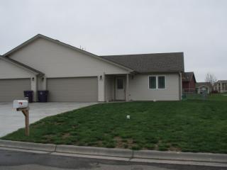 523 Stonemont Dr, Manhattan KS  66503-2194 exterior