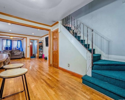 118-14 201st Pl, Jamaica, NY 11412-3529