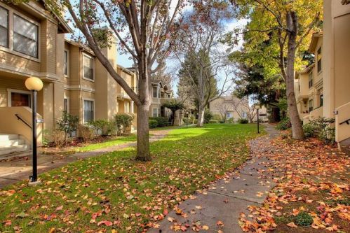 942 La Mesa Ter, Sunnyvale, CA 94086-1710