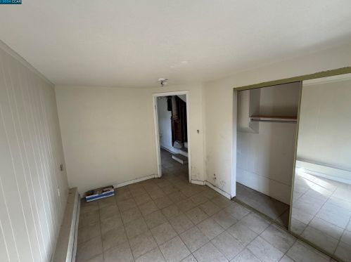 2751 Grande Vis Ave, Oakland CA 94601-1327 exterior