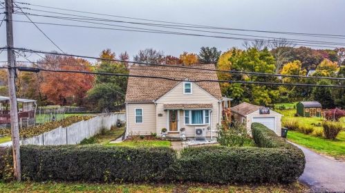203 Dunham St, Norwich, CT 06360-6133