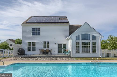 7207 Royal Oak Dr, Harrisburg PA 17112-8837 exterior