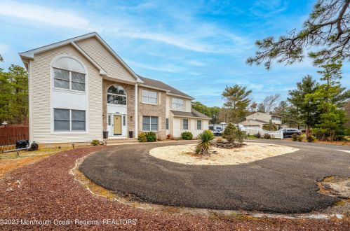 476 Birch Bark Dr, Bricktown, NJ 08723-4904