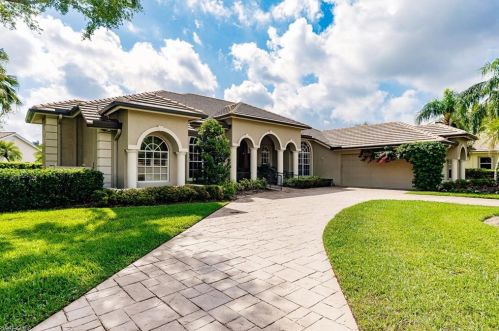 4698 Shearwater Ln, Naples, FL 34119-8962