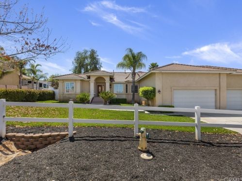 14433 Dove Canyon Dr, Riverside, CA 92503-6437