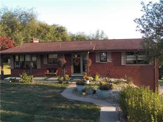 42 Hickory Dr, North Charleroi, PA 15022-3325