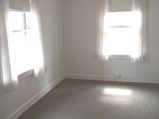 2587 Saybrook Rd, Cleveland OH  44118-4703 exterior