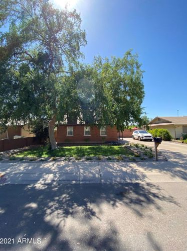7808 59th Ln, Glendale, AZ 85301-7810