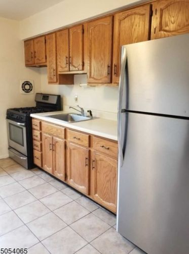 19 Colonial Dr, Little Falls NJ  07424-1863 exterior