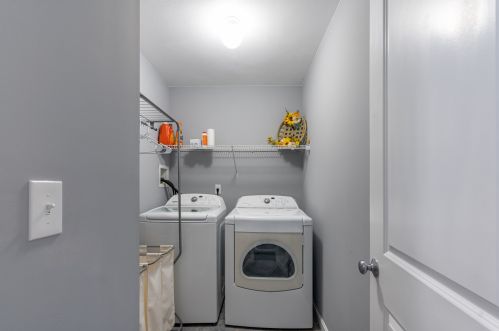 4 Ames Rd, Brookline NH  03033-2304 exterior