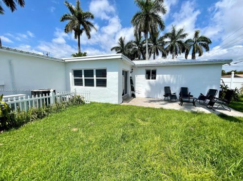 325 4 Ave, Dania Beach FL  33004-2723 exterior