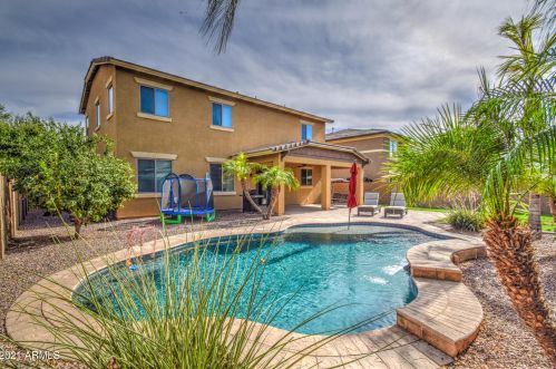 3832 Amber Ln, Gilbert, AZ 85296-1843