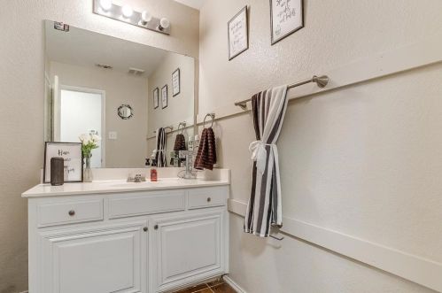 4561 Wheatland Dr, Fort Worth TX  76179-5082 exterior