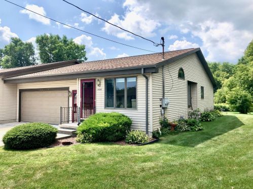 2424 Paul Rd, Manitowoc, WI 54220-1189