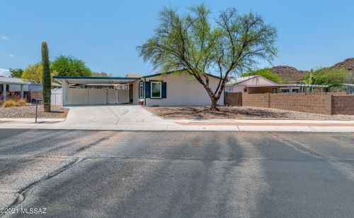 9011 Valgrind Ln, Tucson AZ  85743-7912 exterior