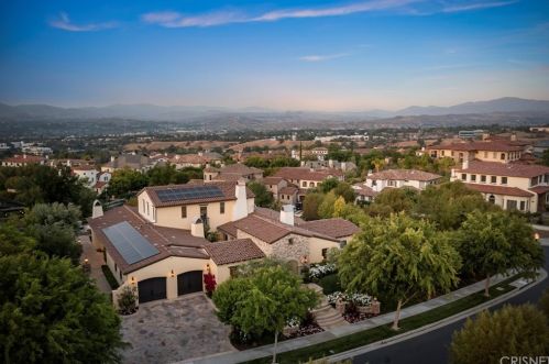 25817 Shady Oak Ln, Santa Clarita, CA 91381-0771