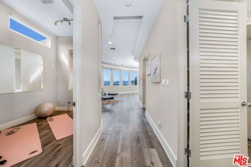 22733 De Kalb Dr, Calabasas CA  91302-4805 exterior