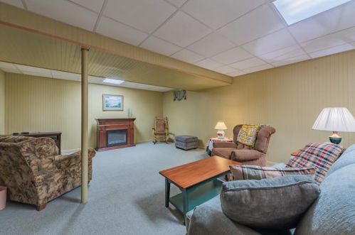 1117 Nicole Renee Dr, Latrobe PA  15650-9635 exterior