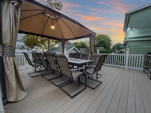 609 Drake Ave, Roselle, NJ 07203-2207