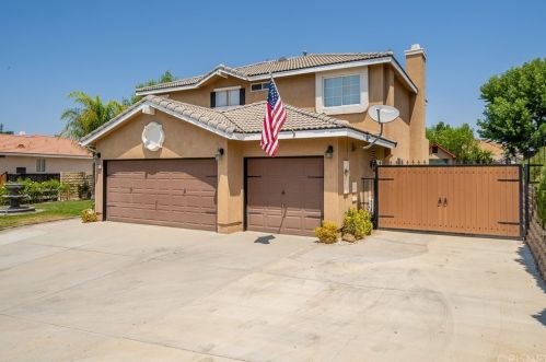 28451 Via Joyce Dr, Santa Clarita, CA 91350-3831