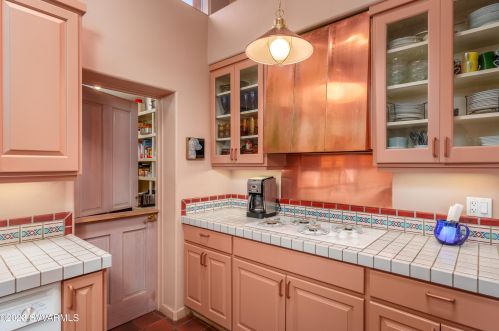 357 Bristlecone Pne Rd, Sedona AZ 86336-4366 exterior