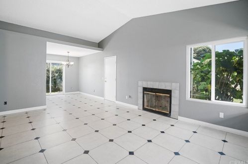 965 Olive St, San Bernardino, CA 92411-2320
