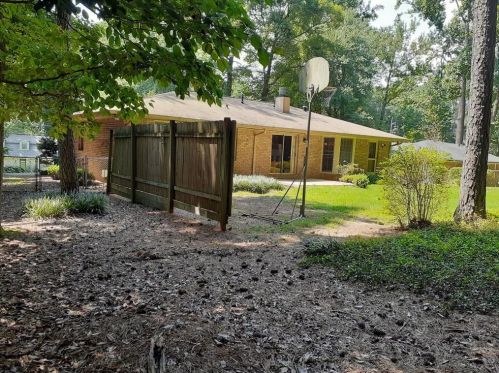4757 Fellswood Dr, Stone Mountain GA  30083-2624 exterior