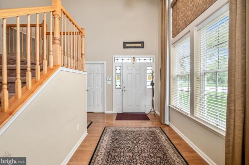 2132 Alexander Dr, Macungie, PA 18062-8007