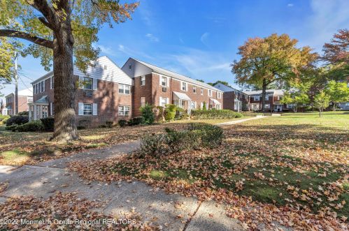 53 Manor Dr, Tinton Falls NJ  07712-2568 exterior