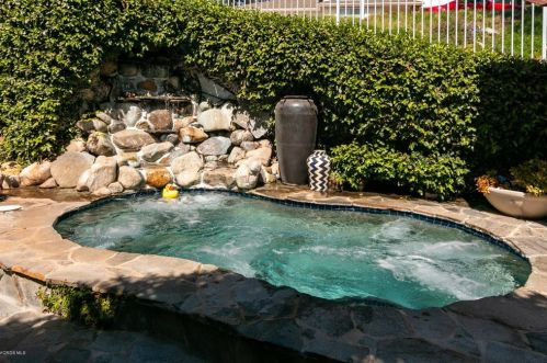510 Monte Vista Dr, Santa Paula, CA 93060-1663