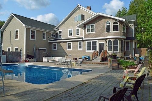 35 Old Military Rd, Harrietstown, NY 12983-1216