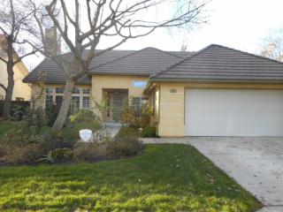 9265 Recreation Ave, Fresno, CA 93720-4120