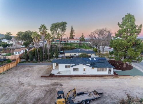 143 Vine St, Lake Nacimiento CA  93446-3736 exterior