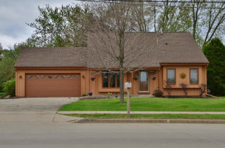 5021 Rawson Ave, Hales Corners, WI 53132-9448