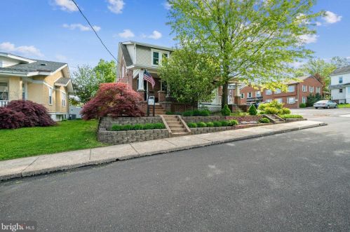 17 3rd St, Souderton, PA 18964-1113