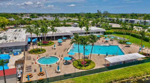 260 Saxony F, Delray Beach FL  33446-1838 exterior