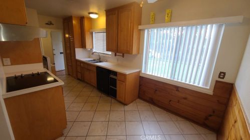 7408 Oak Park Ave, Van Nuys CA  91406-2633 exterior