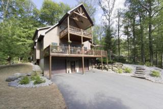 135 Colony Cove Rd, Tafton, PA 18464-7761