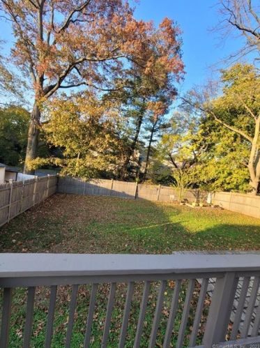11 Senga Rd, Norwalk CT  06854-2520 exterior