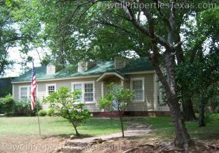 421 Sunny Ln, Tyler TX  75702-7940 exterior