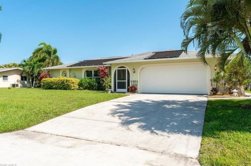 2109 16th St, Cape Coral, FL 33990-3882