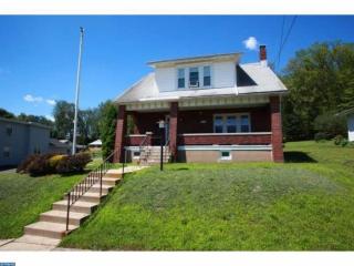 230 Lauderburn Ave, Weatherly, PA 18255-1007