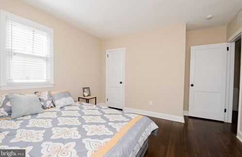 2 Robert Rd, New Castle DE  19720-3925 exterior