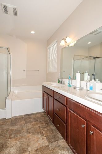 1381 Tevin Way, Madera CA  93637-6508 exterior