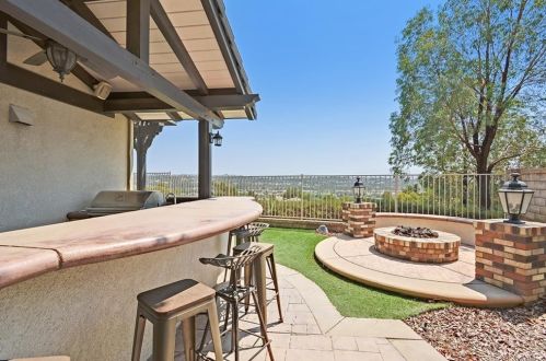 24306 Foxglove Pl, Santa Clarita CA  91354-4922 exterior